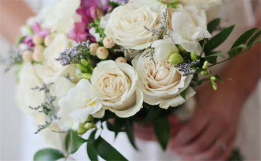 女命从儿格和食神格的区别_女命八字从儿格