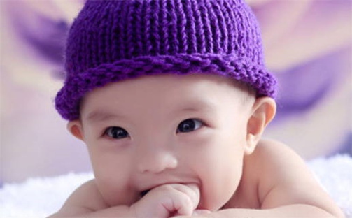 470个精致典雅的男孩名字推荐：周姓宝宝的最佳选择