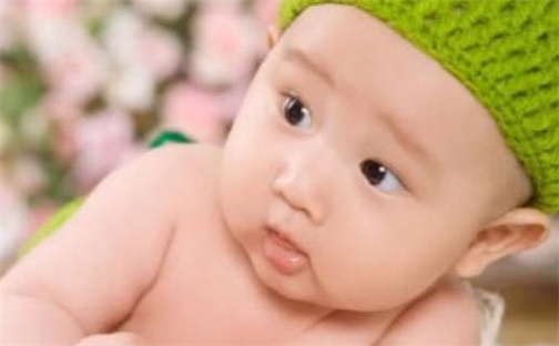 何姓男宝名字五行分析及推荐，5个才华横溢名字详解